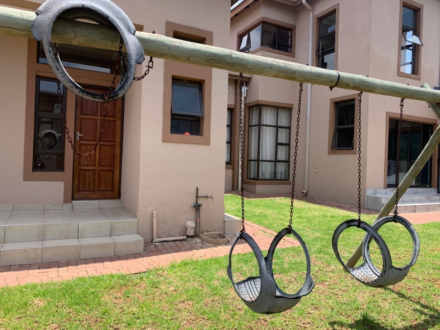 5 Bedroom Property for Sale in Cashan North West